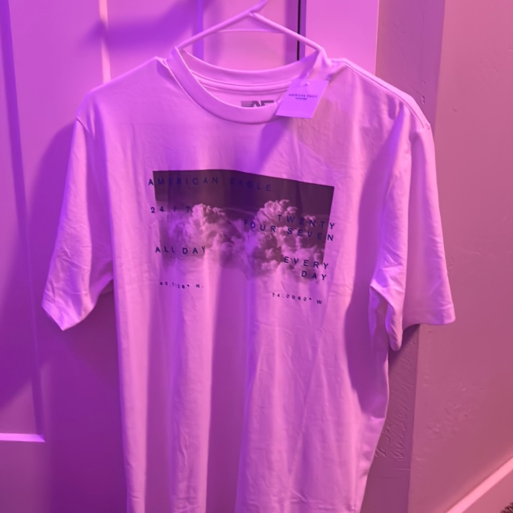 American Eagle tee shirt